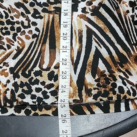 💙5/$20💙 SLIMPACT.. leopard print top.. - Picture 13 of 13